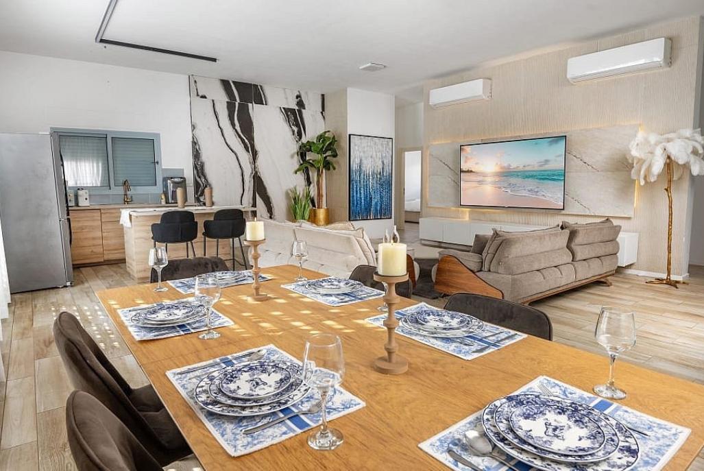 וילה אריאה בלו בוטיק צפון  29  נופש - וי פור ויקיישן - V for Vacation