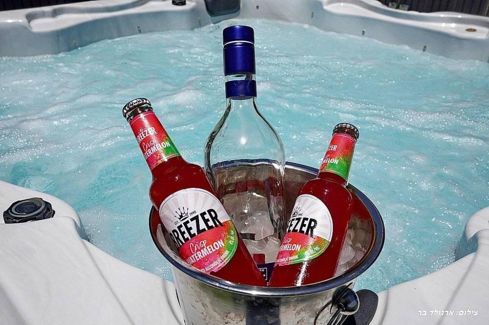 אחוזת אורפז צפון  61  נופש - וי פור ויקיישן - V for Vacation