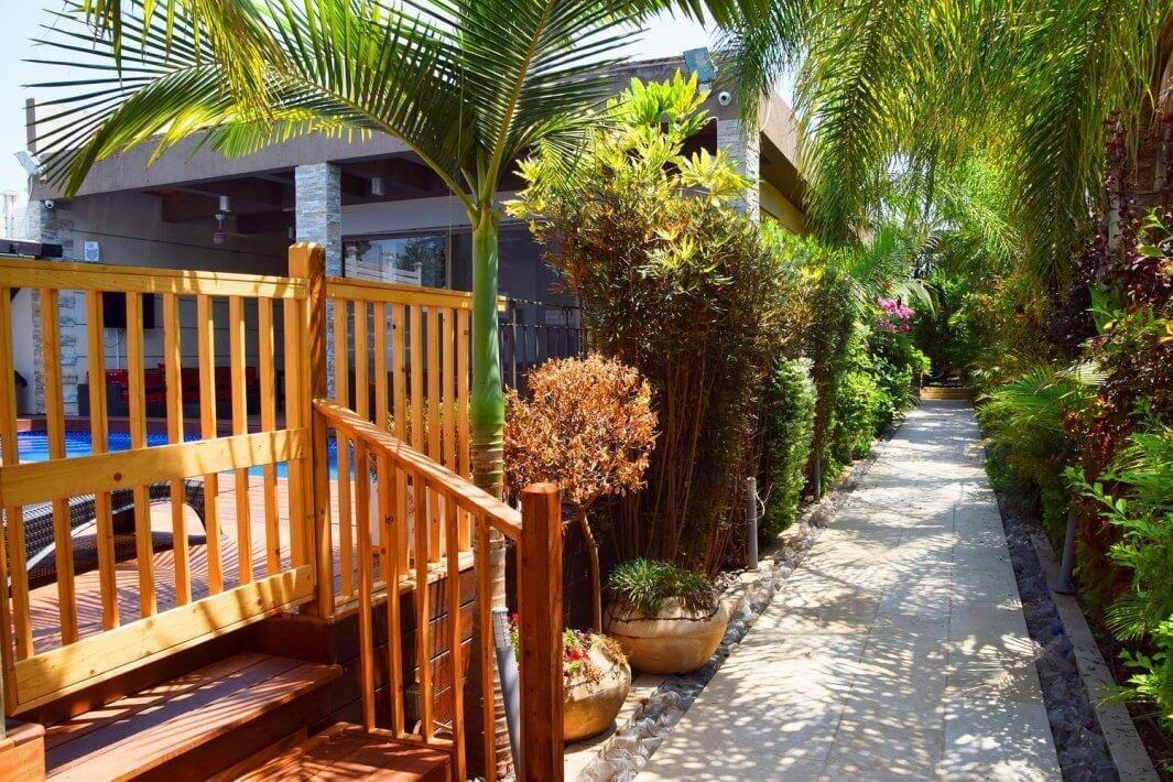 אחוזת הכוכבים מרכז  22  נופש - וי פור ויקיישן - V for Vacation