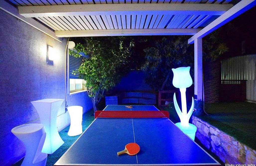 הוילה באחוזה צפון  26  נופש - וי פור ויקיישן - V for Vacation