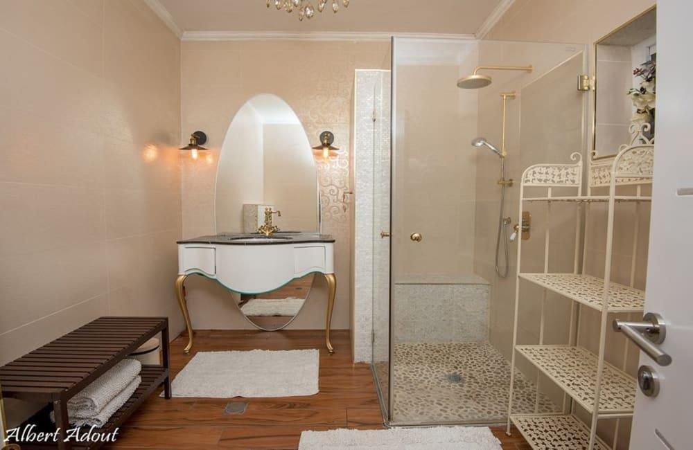 אחוזת הנרקיס 42 צפון  19  נופש - וי פור ויקיישן - V for Vacation