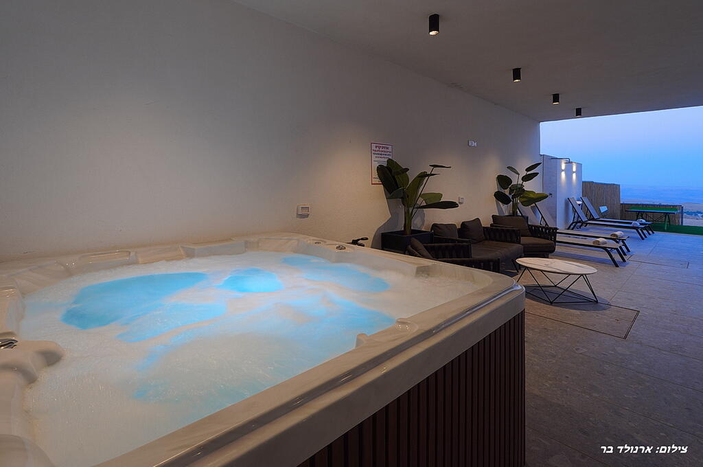 וילה סירקל – Villa Circle צפון  46  נופש - וי פור ויקיישן - V for Vacation