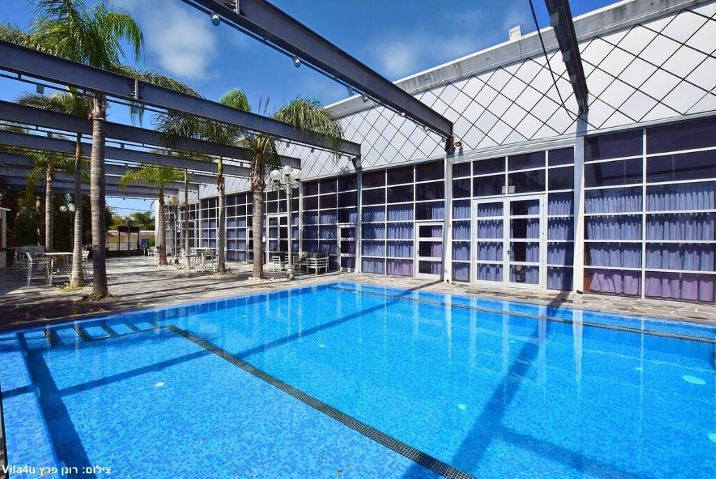 רוקה וייב מרכז  19  נופש - וי פור ויקיישן - V for Vacation