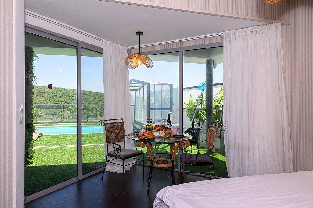 סוויטות רויאל צפון  3  נופש - וי פור ויקיישן - V for Vacation