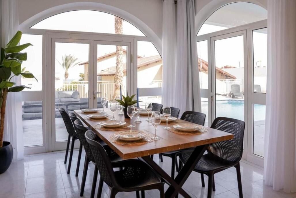 וילה אלינאיה - Villa Elianaya דרום  7  נופש - וי פור ויקיישן - V for Vacation