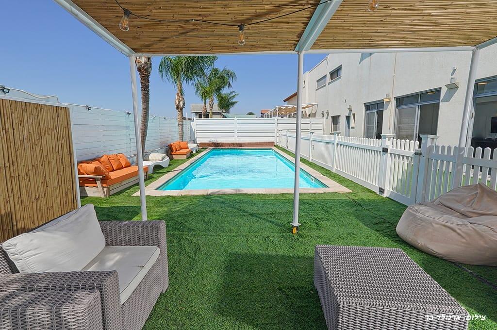 וילה דקל כחול צפון  30  נופש - וי פור ויקיישן - V for Vacation