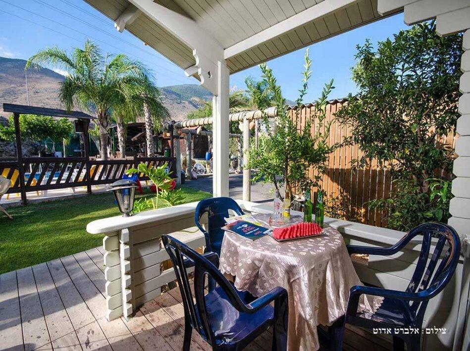 הבקתות של סיוון צפון  27  נופש - וי פור ויקיישן - V for Vacation