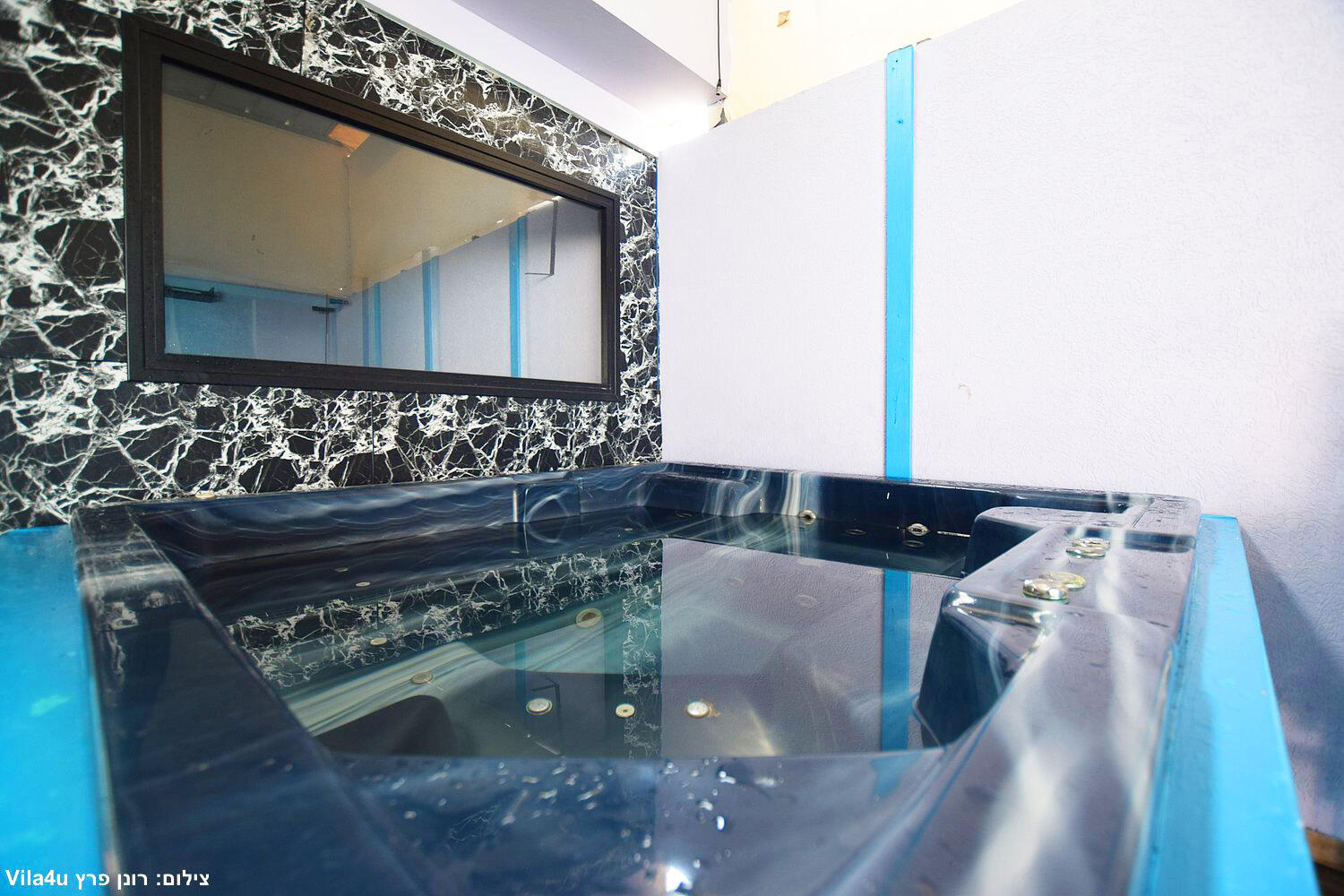 הרמוניה טופ מרכז  4  נופש - וי פור ויקיישן - V for Vacation