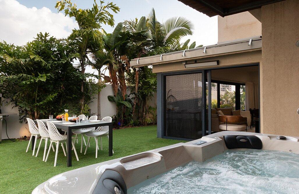 וילה על הים בראשון מרכז  1  נופש - וי פור ויקיישן - V for Vacation