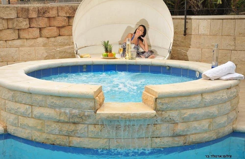 וילה קסטלו צפון  4  נופש - וי פור ויקיישן - V for Vacation