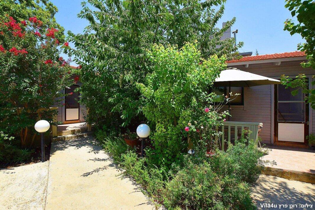 בקתות המעיין צפון  13  נופש - וי פור ויקיישן - V for Vacation