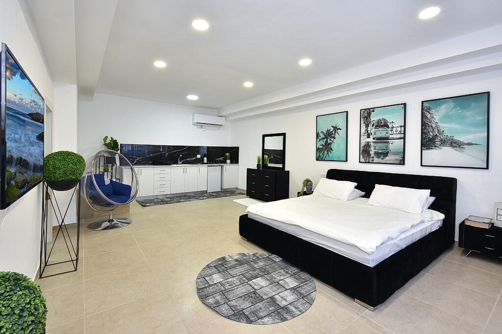 וילה קינג פאלאס צפון  13  נופש - וי פור ויקיישן - V for Vacation