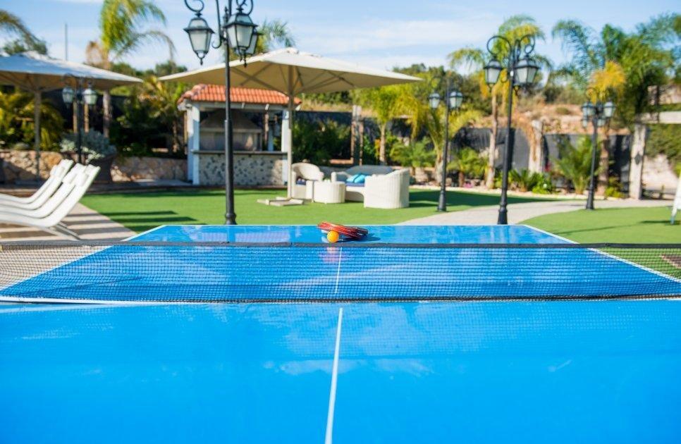 ארטמיס מרכז  2  נופש - וי פור ויקיישן - V for Vacation