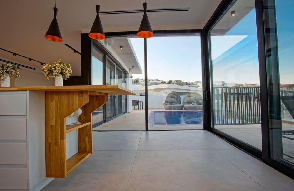 אמילי סוויטות אירוח צפון  28  נופש - וי פור ויקיישן - V for Vacation