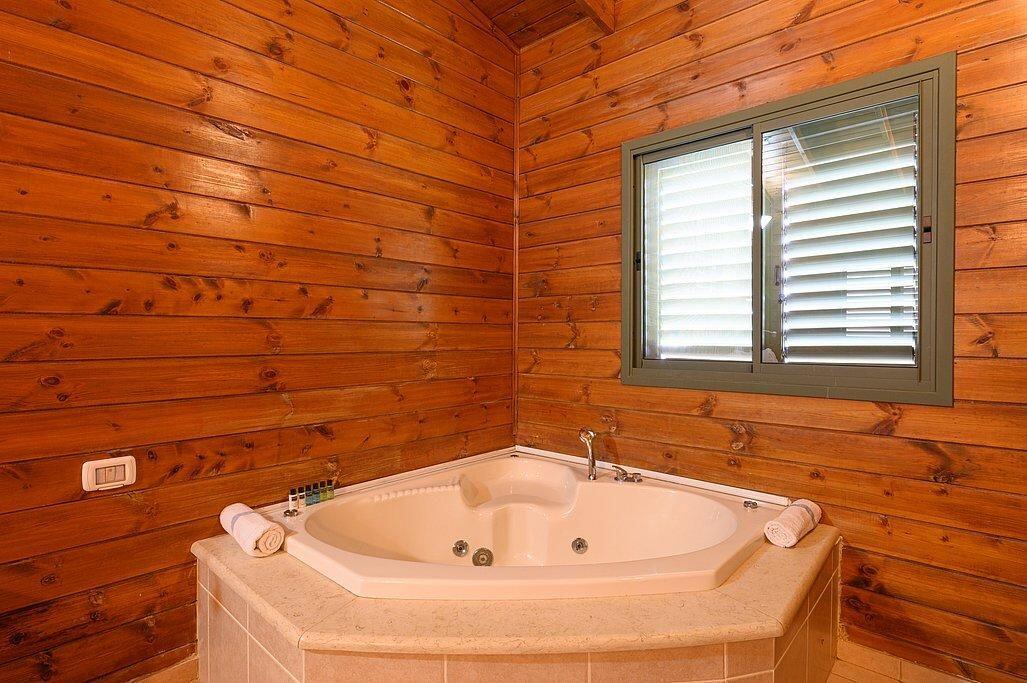 בינות תמרים מרכז  24  נופש - וי פור ויקיישן - V for Vacation