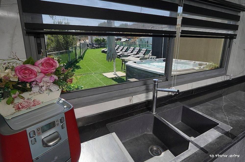 אחוזת אורפז צפון  34  נופש - וי פור ויקיישן - V for Vacation