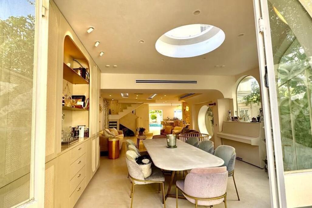 וילה מיקונוס נתניה מרכז  2  נופש - וי פור ויקיישן - V for Vacation