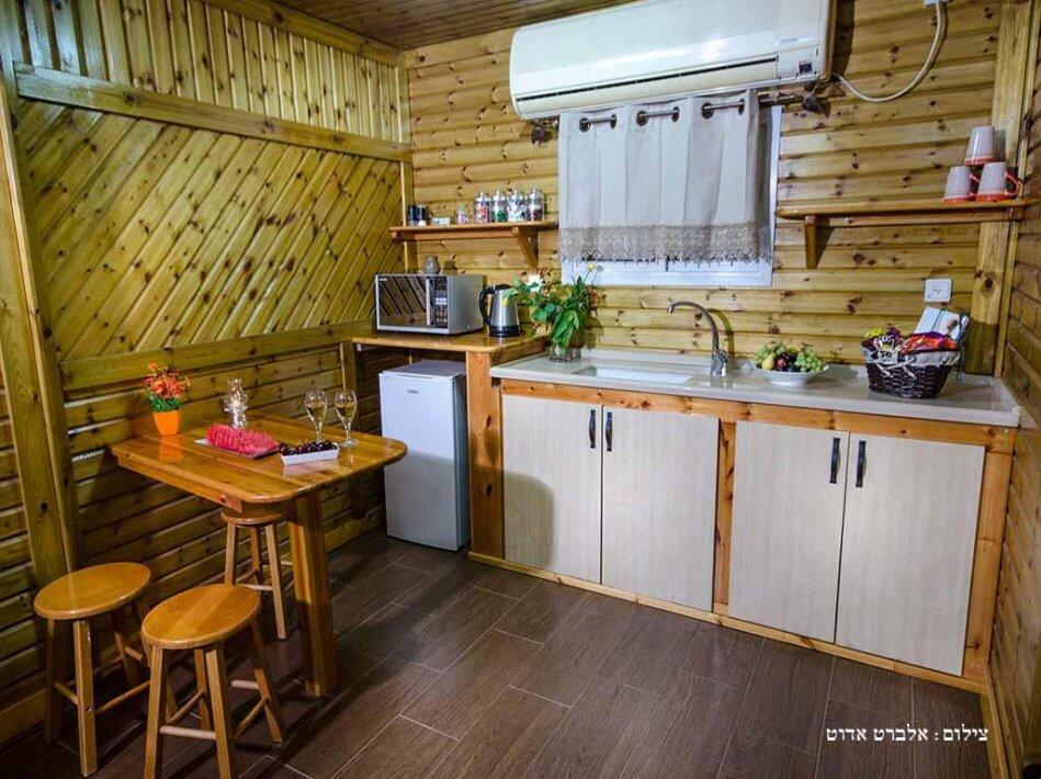 הבקתות של סיוון צפון  8  נופש - וי פור ויקיישן - V for Vacation