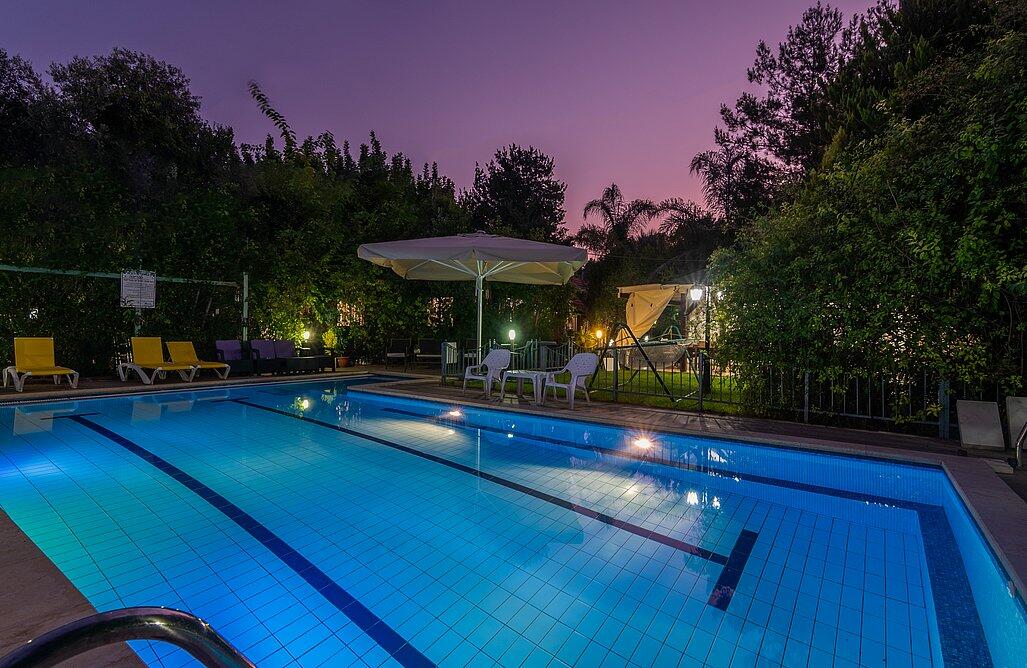 בקתות גבי בקצה היער צפון  18  נופש - וי פור ויקיישן - V for Vacation