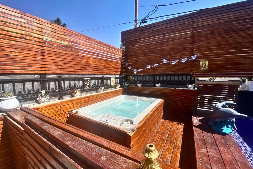 וואיט הול וילה -  Villa White hall מרכז  26  נופש - וי פור ויקיישן - V for Vacation