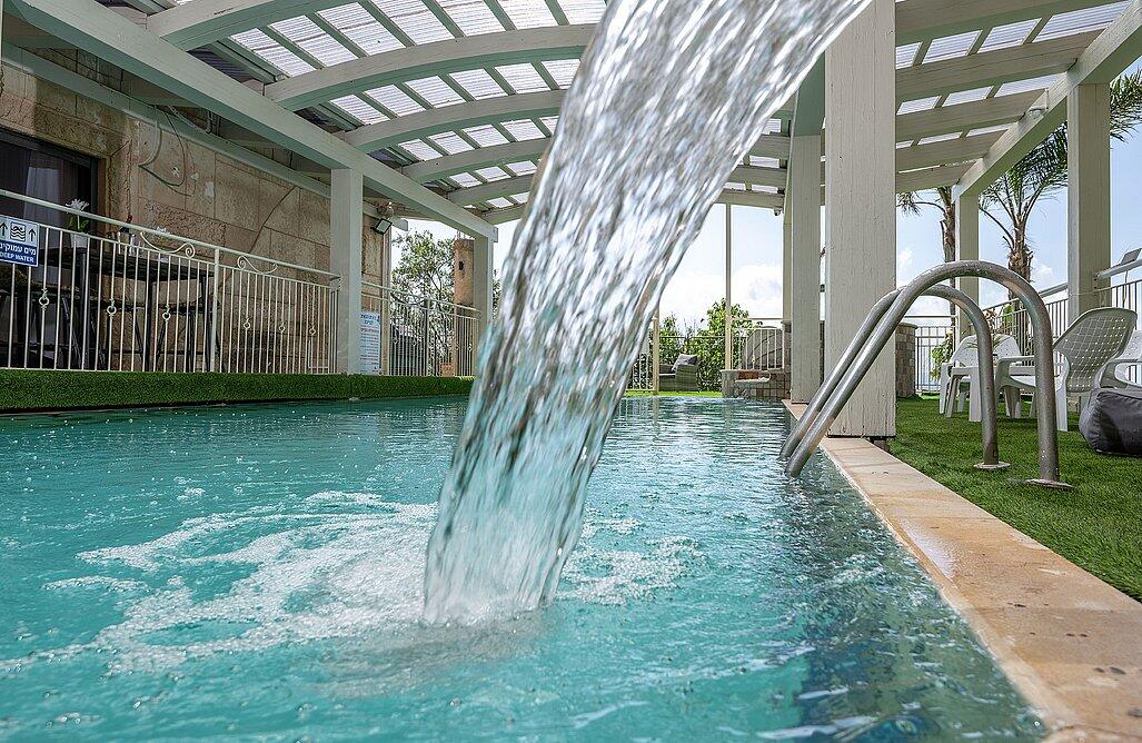 גני הצוק - וילת אירוח צפון  22  נופש - וי פור ויקיישן - V for Vacation