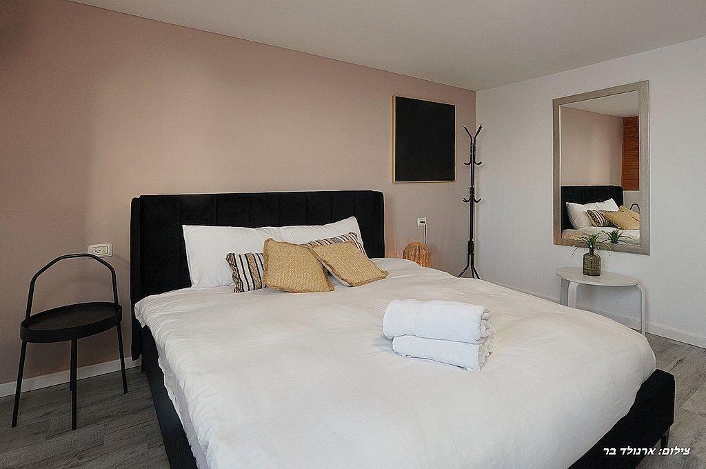 אחוזת הלל צפון  34  נופש - וי פור ויקיישן - V for Vacation