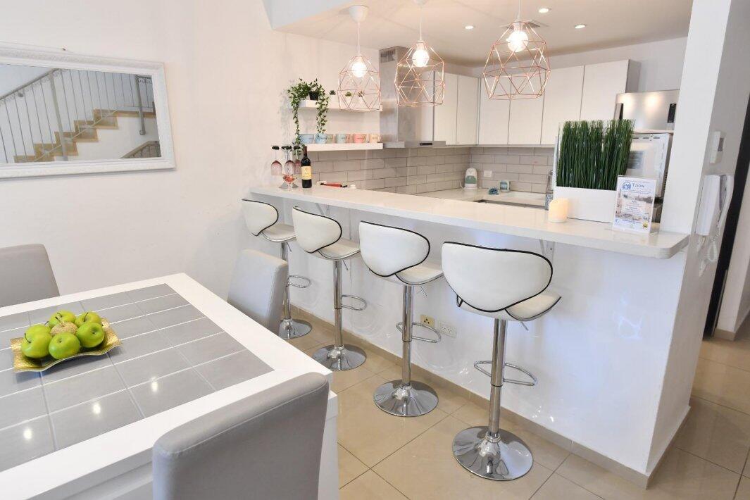 כרמא ירושלים מרכז  17  נופש - וי פור ויקיישן - V for Vacation