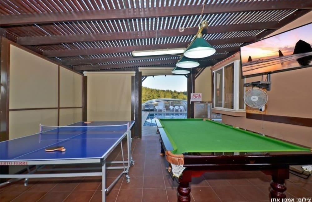 הולידיי פול צפון  12  נופש - וי פור ויקיישן - V for Vacation