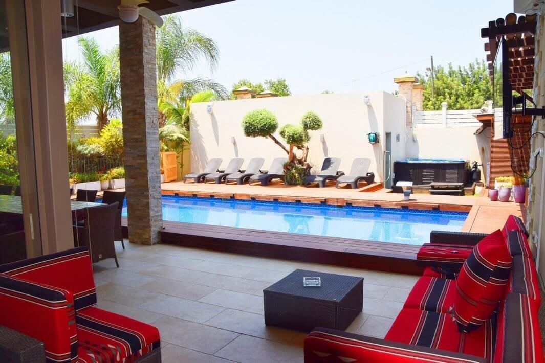 אחוזת הכוכבים מרכז  14  נופש - וי פור ויקיישן - V for Vacation