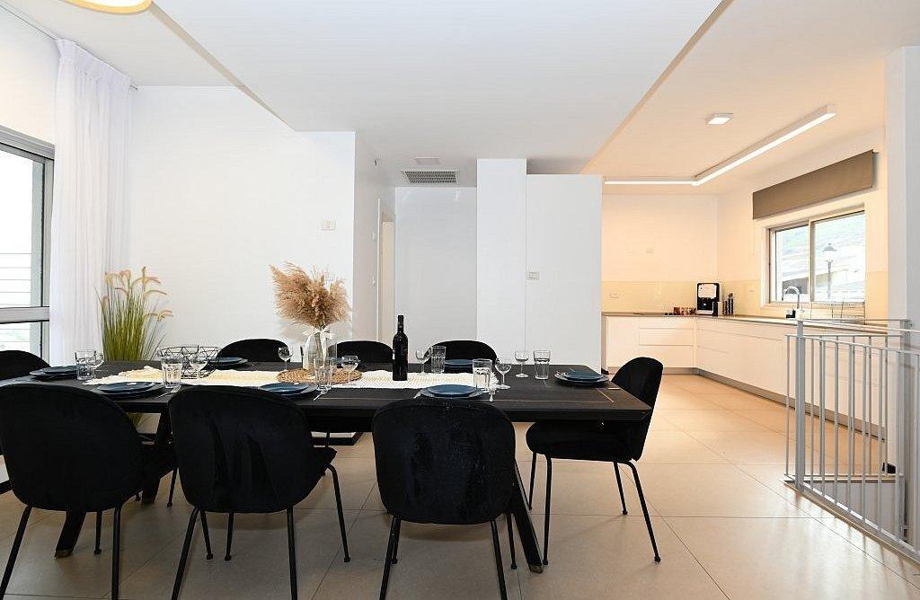 וילה ג'נסיס - Villa Genesis צפון  12  נופש - וי פור ויקיישן - V for Vacation