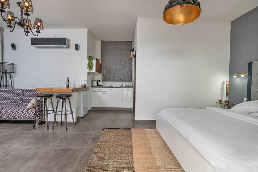 באטצי סוויטות יוקרה צפון  14  נופש - וי פור ויקיישן - V for Vacation