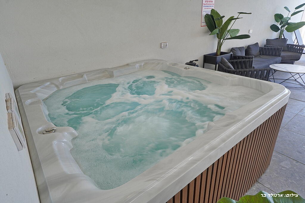 וילה סירקל – Villa Circle צפון  28  נופש - וי פור ויקיישן - V for Vacation