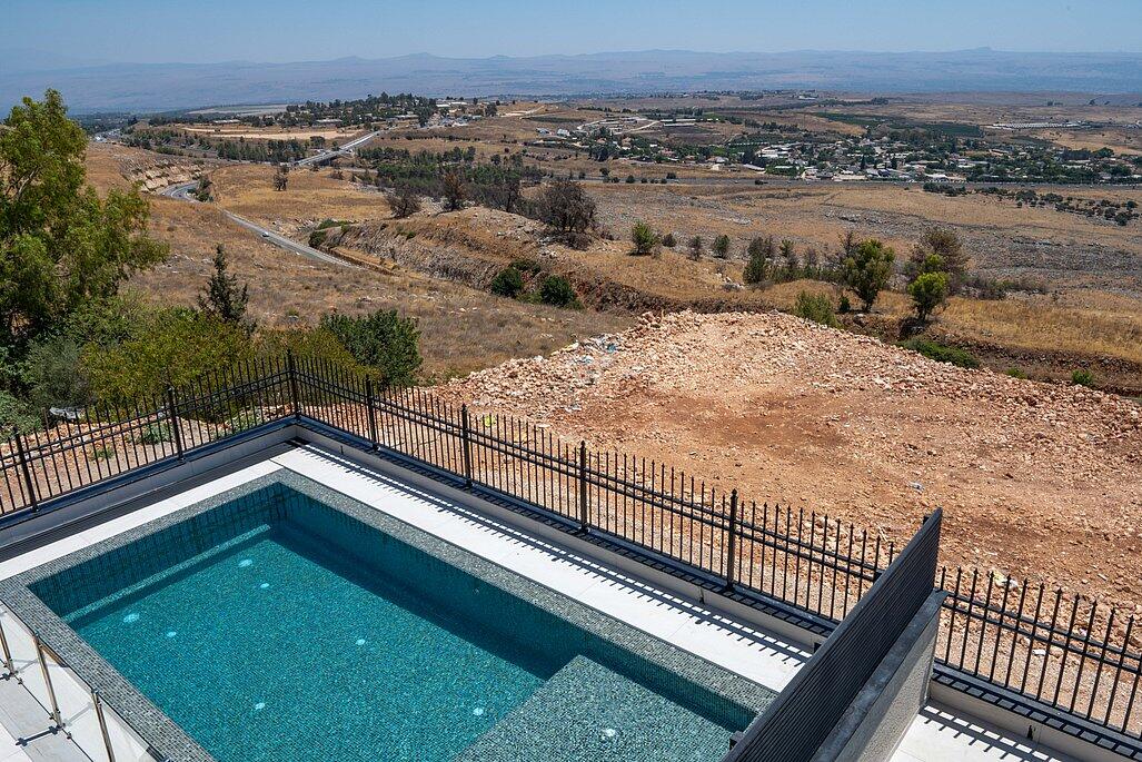 וילה טווינס בוטיק צפון  15  נופש - וי פור ויקיישן - V for Vacation