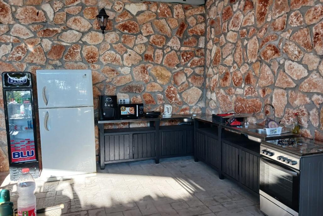 אחוזת אלונים ירכא צפון  13  נופש - וי פור ויקיישן - V for Vacation