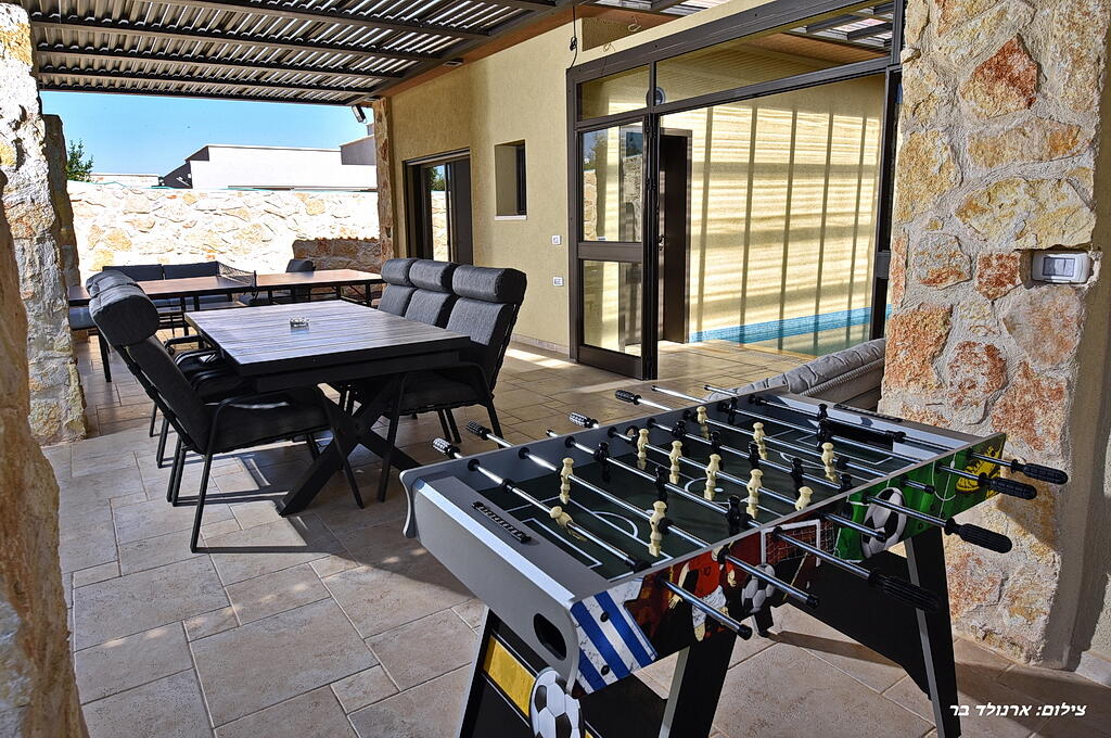 אחוזת ערמונים צפון  5  נופש - וי פור ויקיישן - V for Vacation