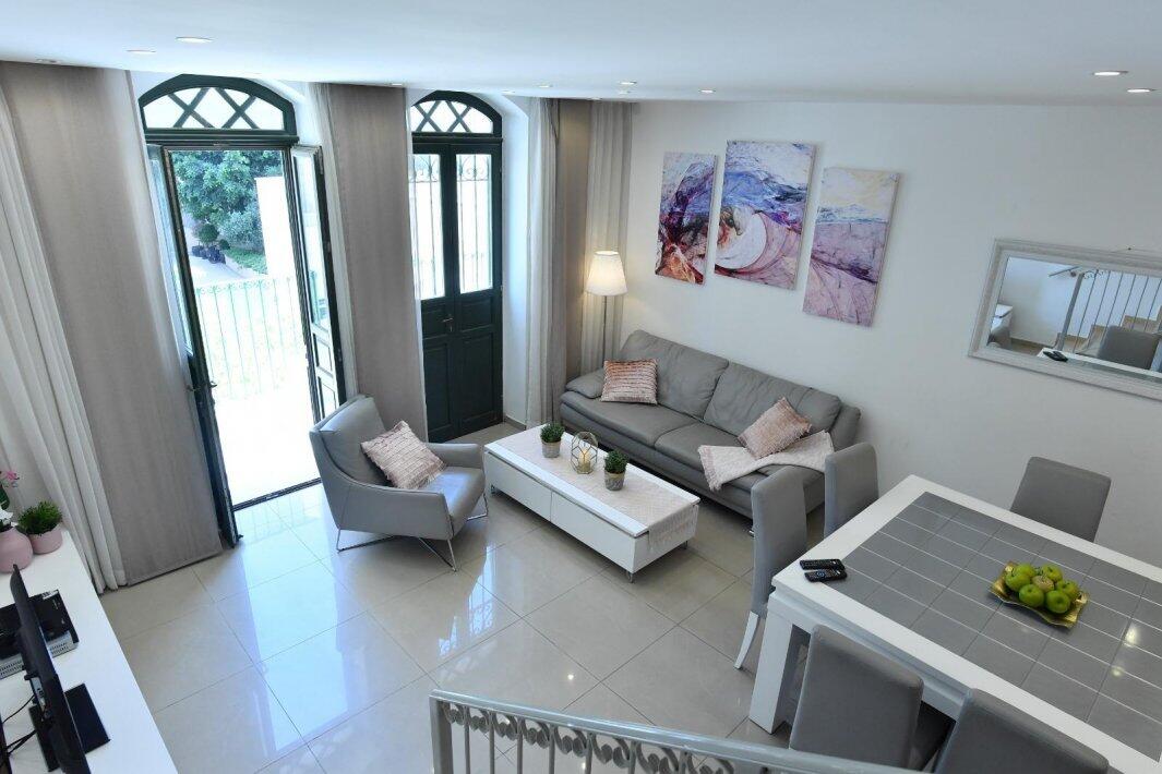 כרמא ירושלים מרכז  5  נופש - וי פור ויקיישן - V for Vacation