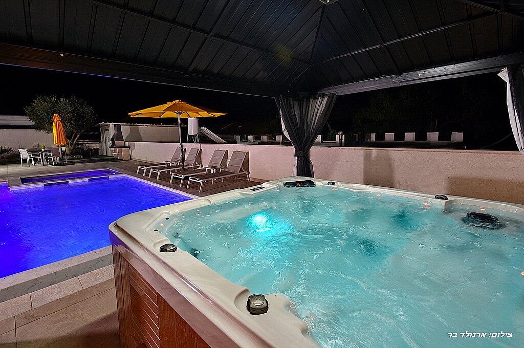 וילה דוריאל צפון  22  נופש - וי פור ויקיישן - V for Vacation