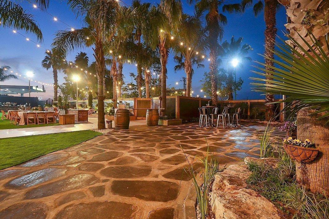 חלום בחווה אורבן – URBAN מרכז  13  נופש - וי פור ויקיישן - V for Vacation