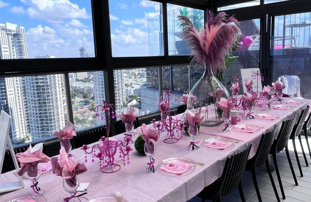 רויאל פנטהאוז מרכז  18  נופש - וי פור ויקיישן - V for Vacation