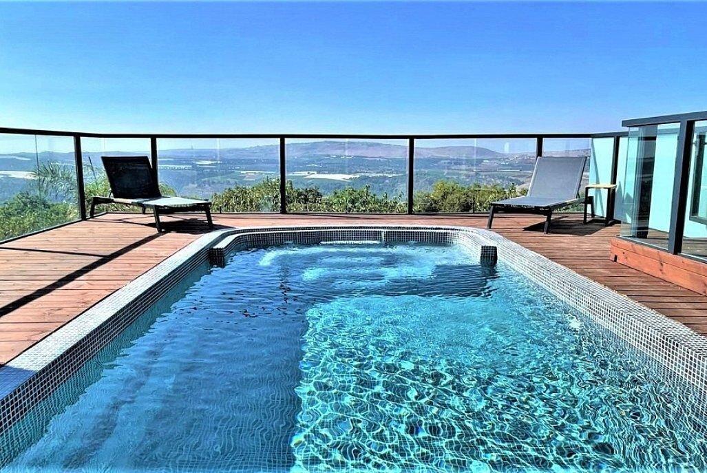 רפאל בכרם צפון  27  נופש - וי פור ויקיישן - V for Vacation