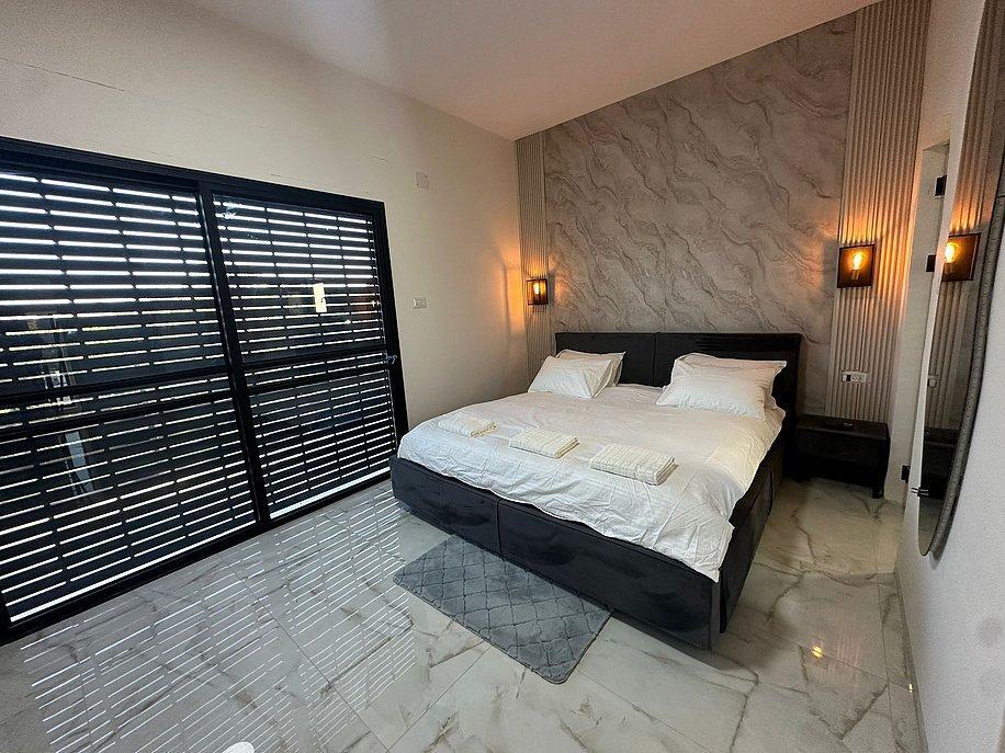 אחוזת אלונים ירכא צפון  27  נופש - וי פור ויקיישן - V for Vacation