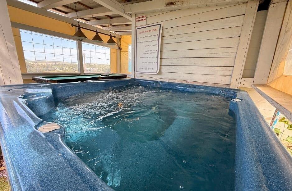 צימרים בצל האלון צפון  28  נופש - וי פור ויקיישן - V for Vacation