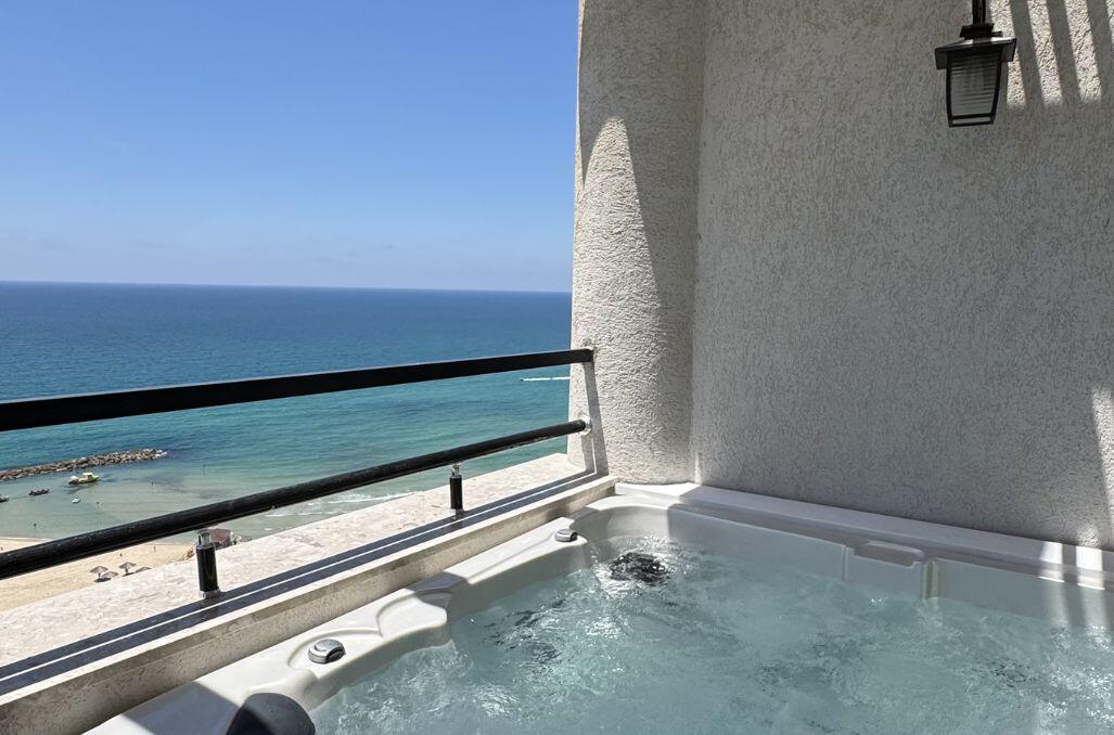 סי וויו פנטהאוז וספא נתניה - Sea view penthouse & spa Netanya מרכז  8  נופש - וי פור ויקיישן - V for Vacation