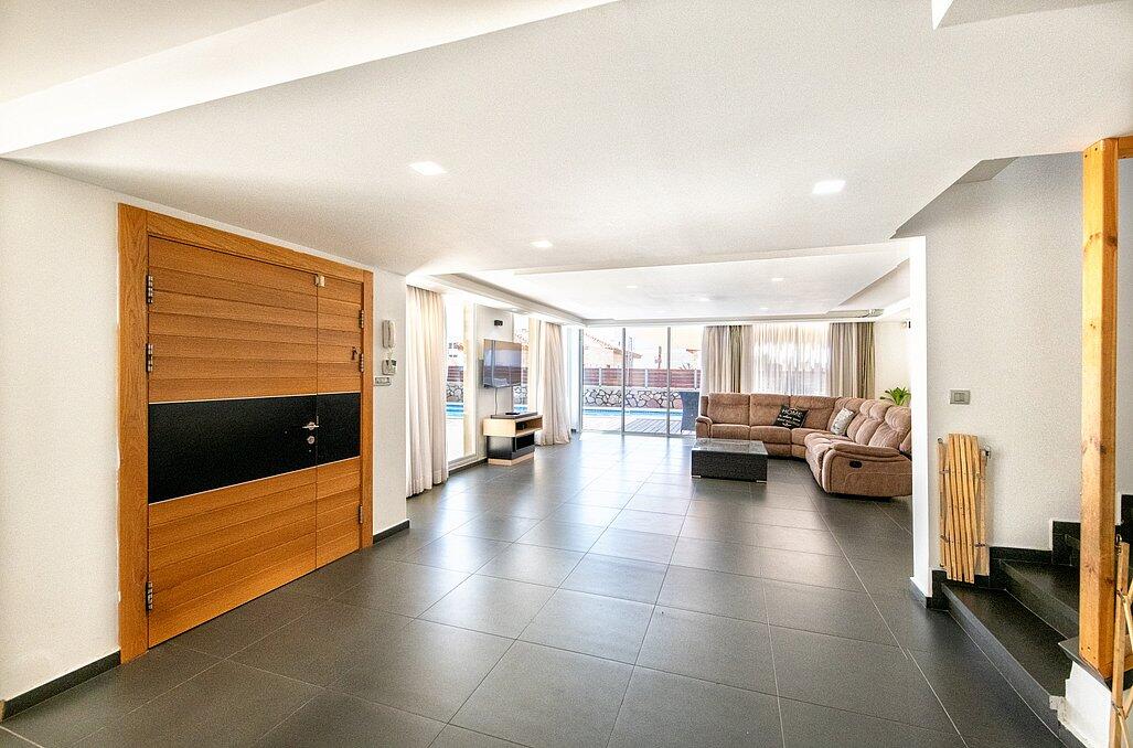 וילה איל דרום  11  נופש - וי פור ויקיישן - V for Vacation