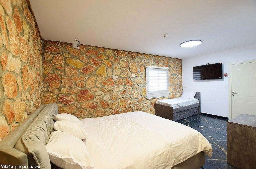 אחוזת אלונים ירכא צפון  16  נופש - וי פור ויקיישן - V for Vacation