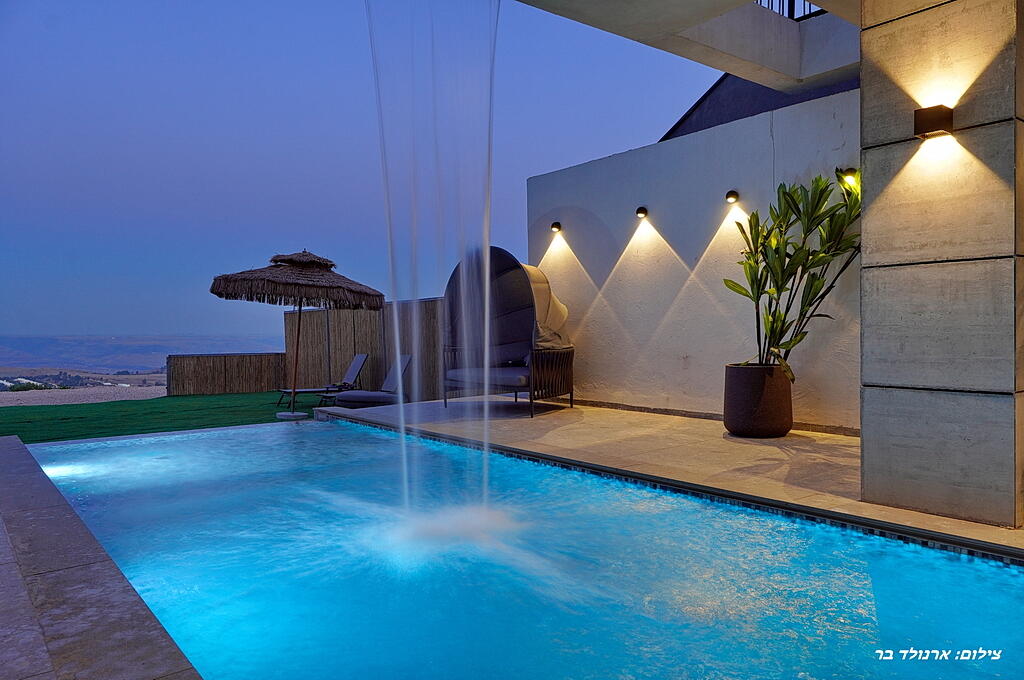 וילה סירקל – Villa Circle צפון  48  נופש - וי פור ויקיישן - V for Vacation