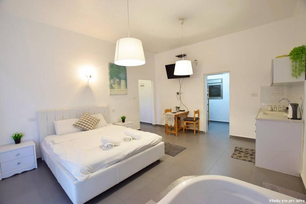 אחוזת הזוהר צפון  6  נופש - וי פור ויקיישן - V for Vacation