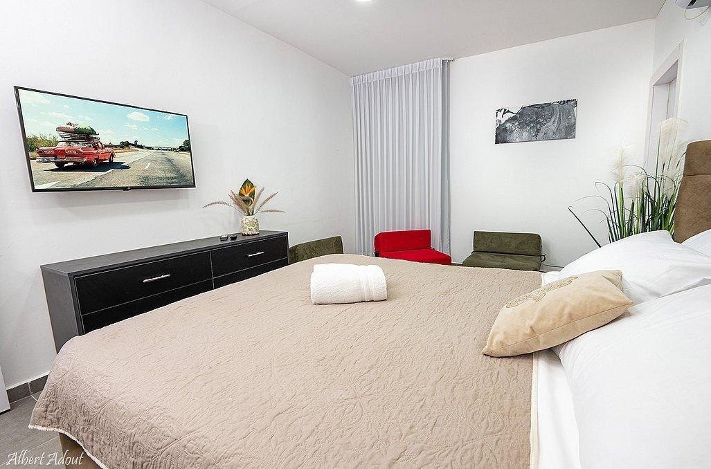 מתחם אירוח מיכאל צפון  12  נופש - וי פור ויקיישן - V for Vacation