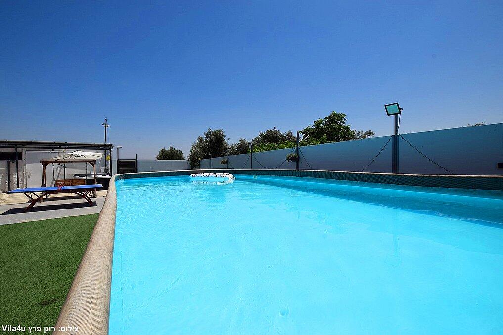 הפינה בכפר מרכז  2  נופש - וי פור ויקיישן - V for Vacation