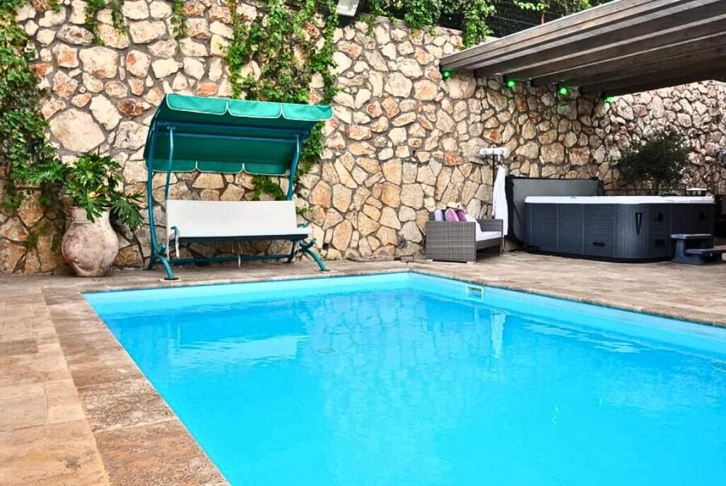 נווה אילה - סוויטות יוקרה צפון  4  נופש - וי פור ויקיישן - V for Vacation